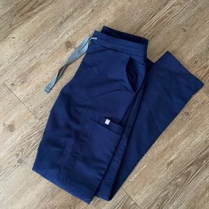 Figs YOLA scrub pants. Navy. Size: XXS